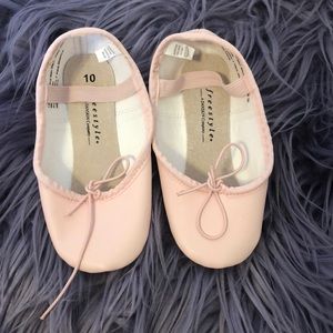 Leather ballet shoes